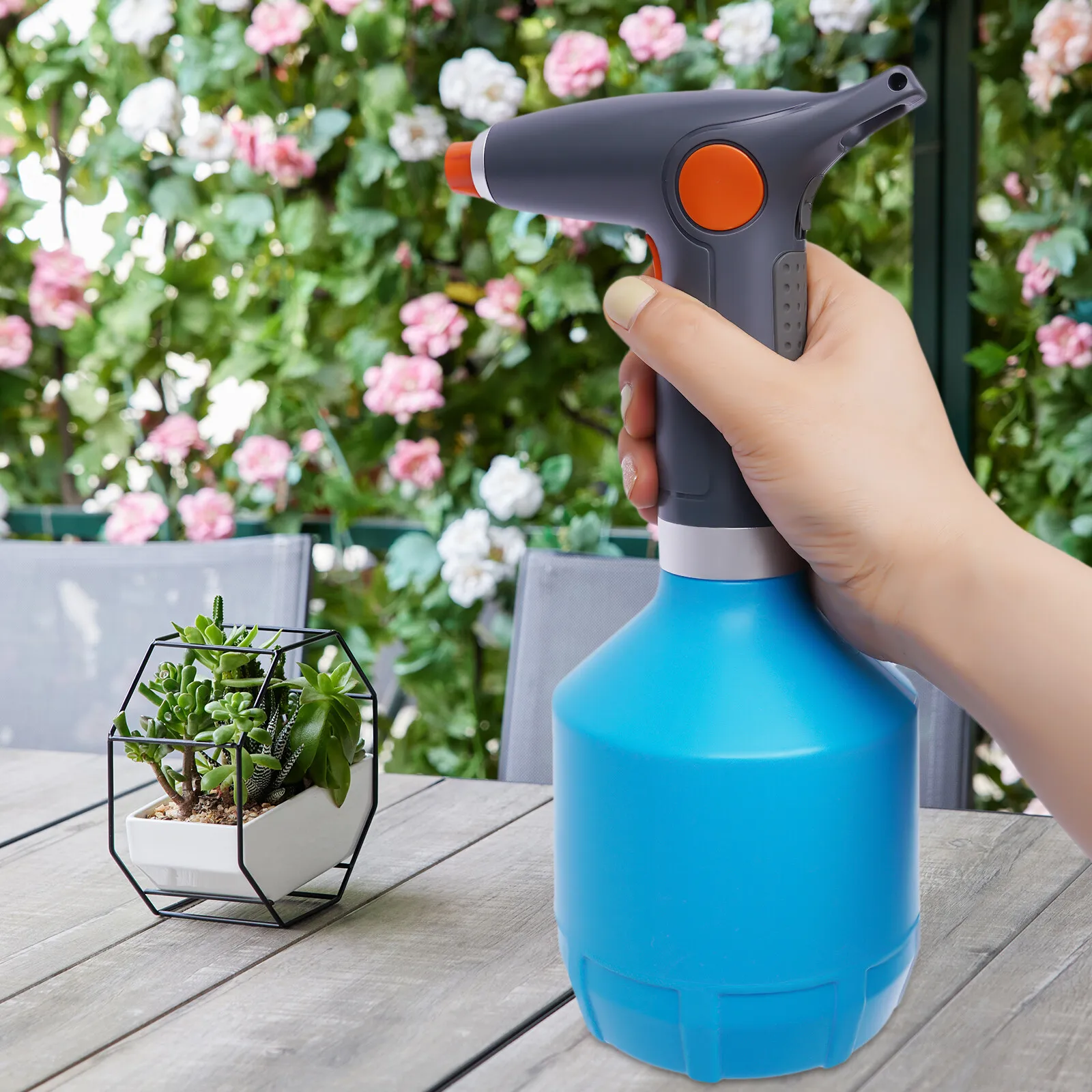 Electric Watering Sprayer with 2000mAh Battery 33.81oz Capacity Adjustable Nozzle USB Rechargeable for Gardening and Cleaning