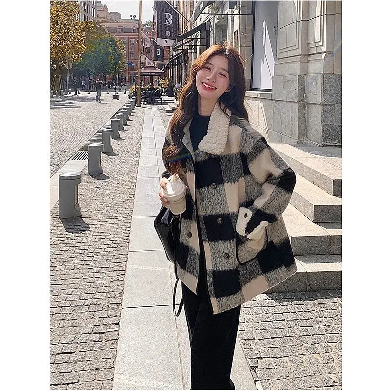 Ladies' black and white checkered thickened patchwork jacket, loose, elegant, and fashionable for autumn and winter