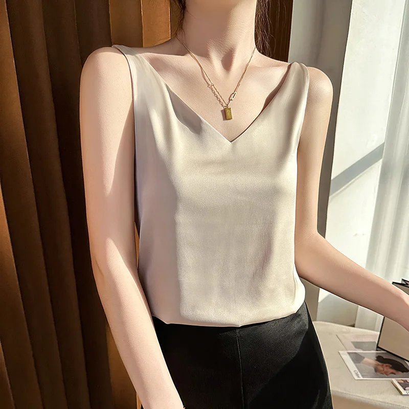 Spring And Summer Acetic Acid Satin Suspender Vest Female V-Neck White Fashion Top Bottoming Shirt Fashion Underwear Inside