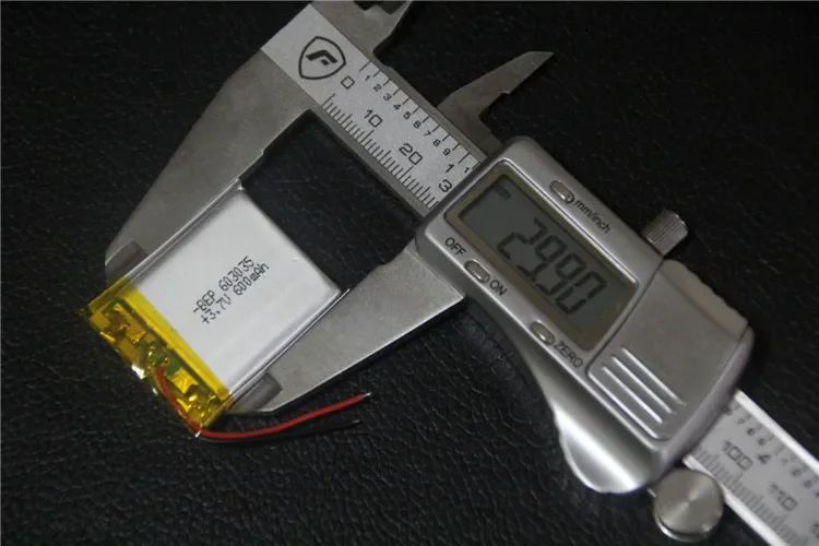 Un 3.7V 603035   Batería de polímero de litio Mini altavoces Bluetooth cañón de sonido con celda de iones de litio recargable de gran capacidad 600mah