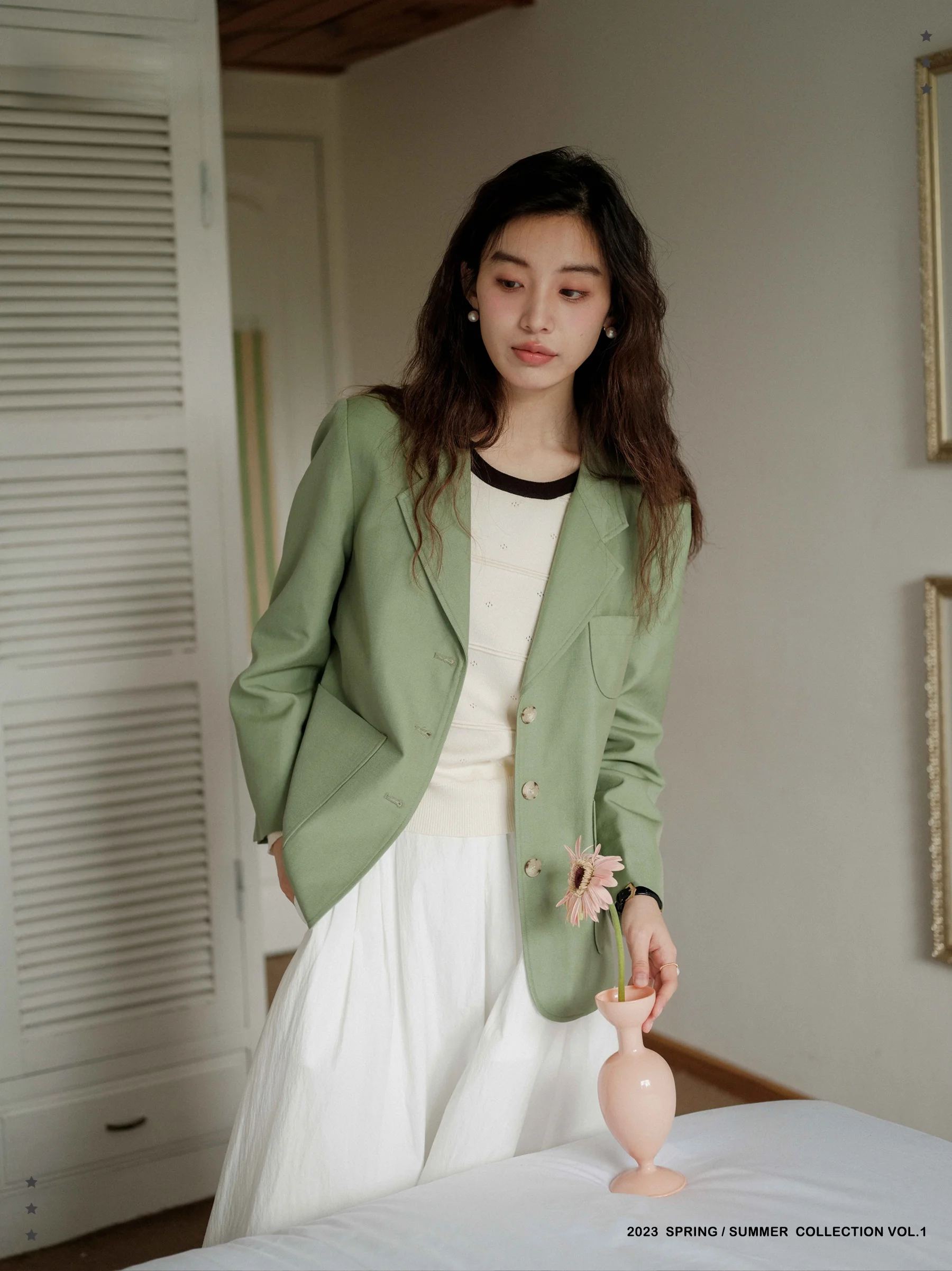 

Костюм Botanique Faion Lectual из тонкой шерсти: пиджак и юбка с длинными рукавами, однотонный, для офиса, весенний.