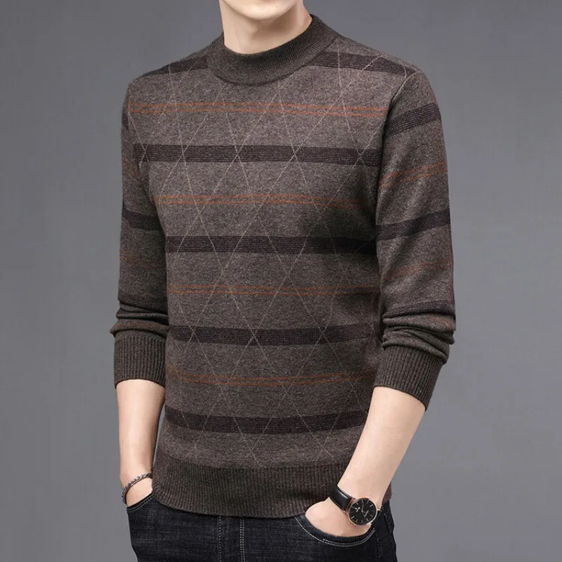 

Autumn and Winter New Men's Fashion Casual Diamond Grid Striped Pullover Sweater Warm Long-sleeved Knit Sweater