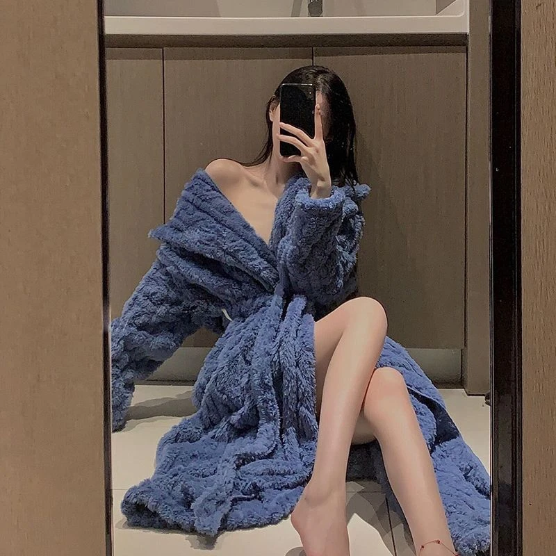 

Flannel Night Gown Female Autumn and Winter Thickening Type Bathrobe Mid-length Style Coral Fleece Soft Comfort Warmth Advanced