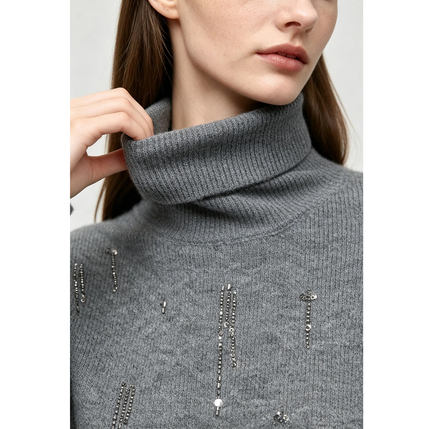Amii Women's Turtleneck 2026 Winter New Light Luxury Beaded Embroidery Women's Jumper Casual Fitted Long Sleeve Tops 12644052