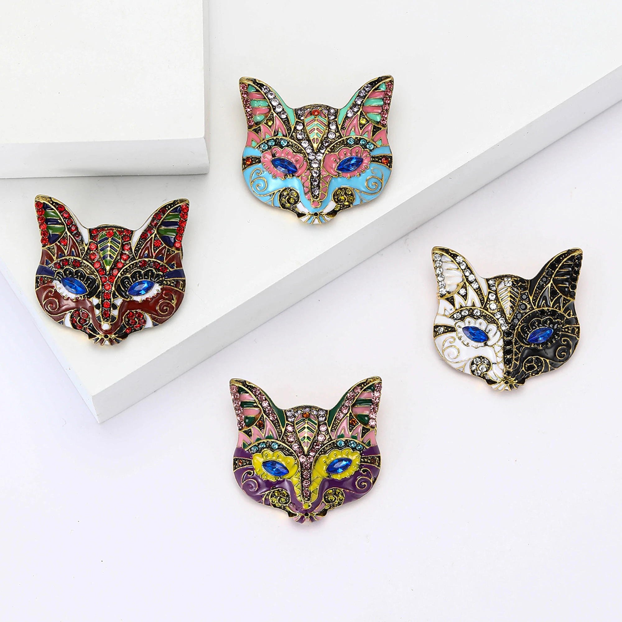 Rhinestone Fox Mask Brooches for Women Unisex Enamel Animal Masks Pins Office Party Friend Gifts Jewelry Accessories