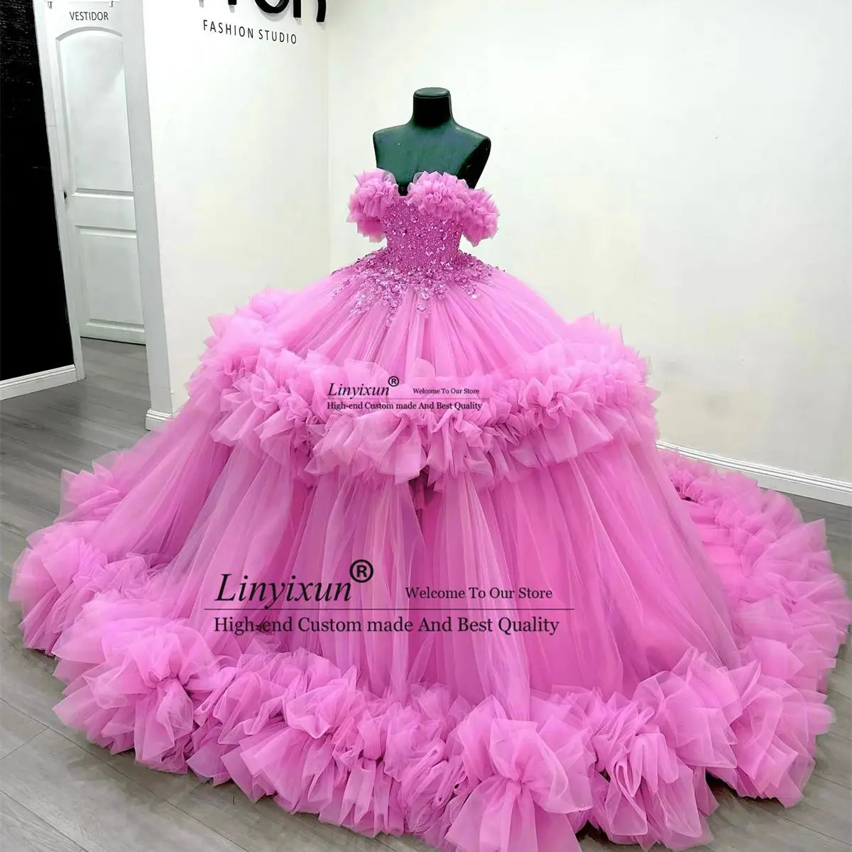 Mexican Ball Gown Quinceanera Dresses Beaded Sequin Sweet 16 Gown Customized Birthday Ruffles Tiered Vestido De 15 XV Anos