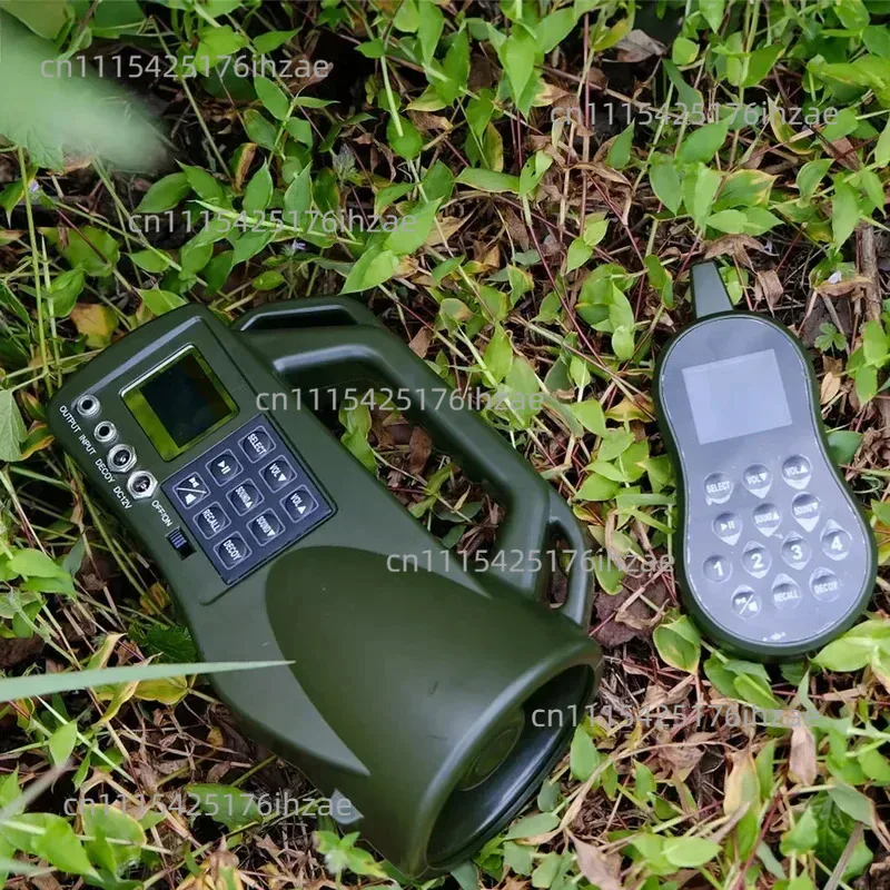 250 Yards Remote Controller Digital Sounds , Built-In 400 Songs 4 Hotkeys Mp3 Player Sound Caller Device Pet Supplies