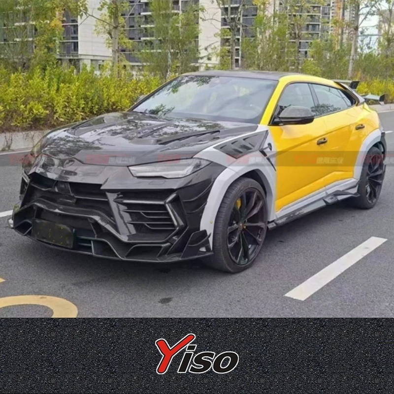 Suitable for  dry carbon fiber urus retrofit MANSOR 3 featuring dry carbon fiber front bumper rear bumper side skirts and hood