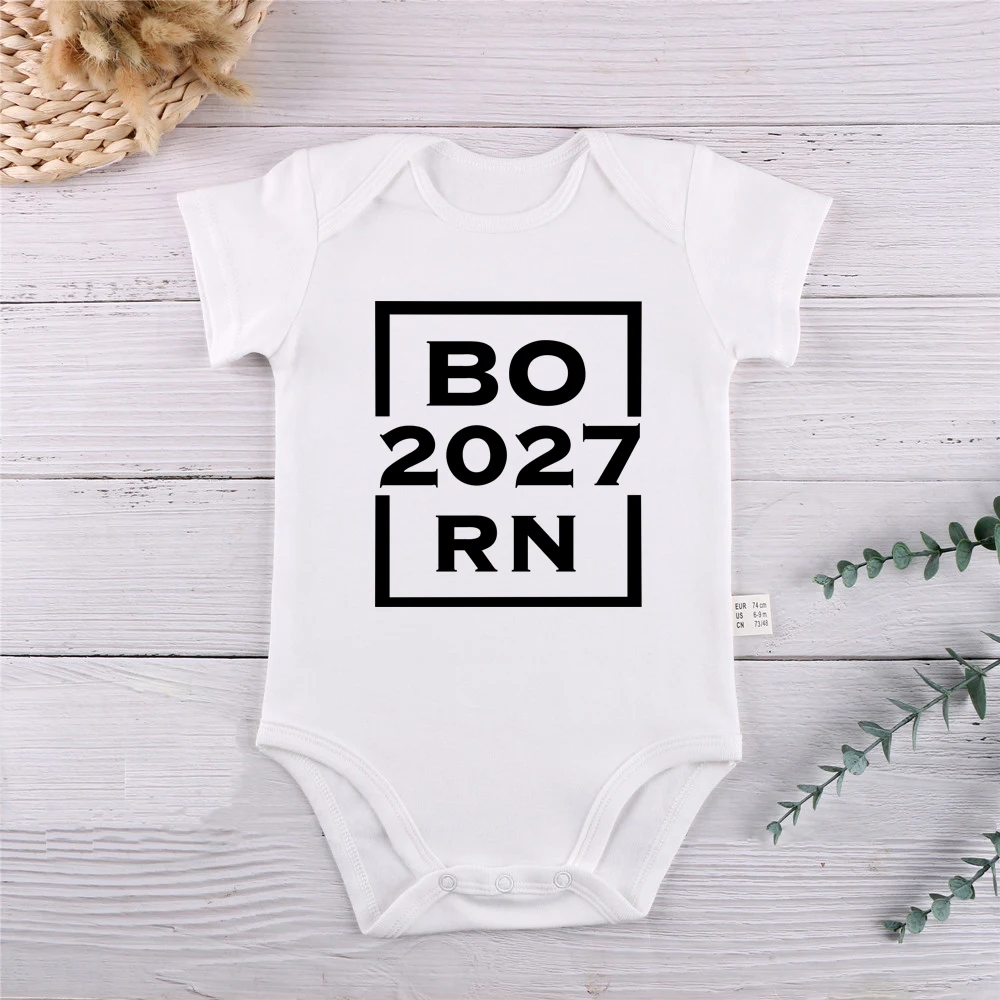 New Born 2027 Pregnancy Reveal Baby Onesie Short Sleeves Baby Boy Girl Bodysuits Newborn Announcement Bodysuit Photography