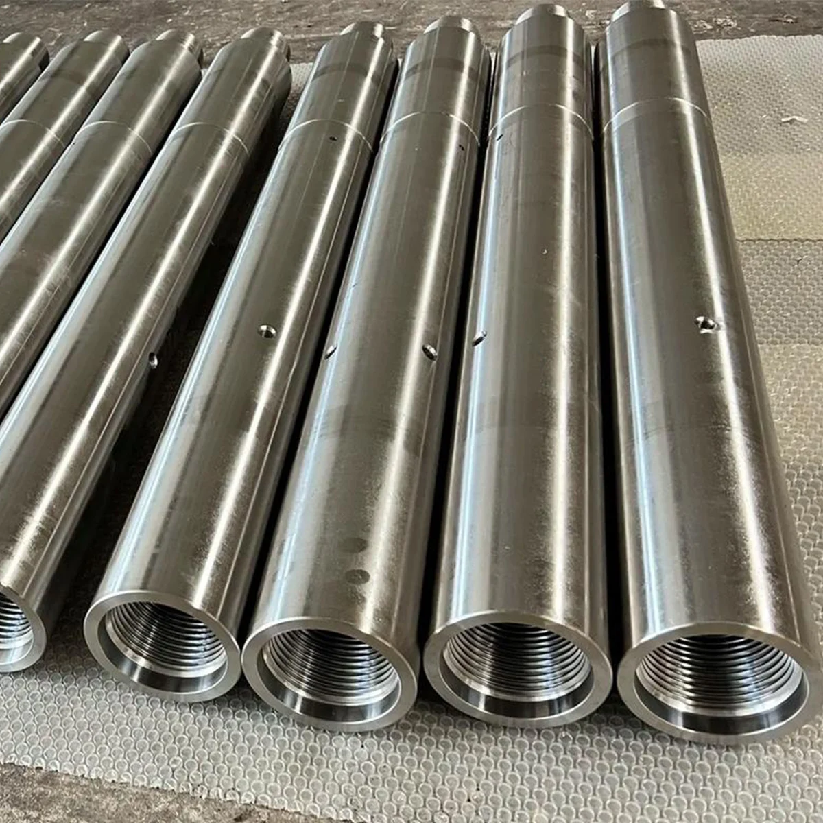 #6-3/4'' Slick Non-magnetic Drill Collar P550 P530 Drilling Equipment for Oil Field Steel Drill Collar