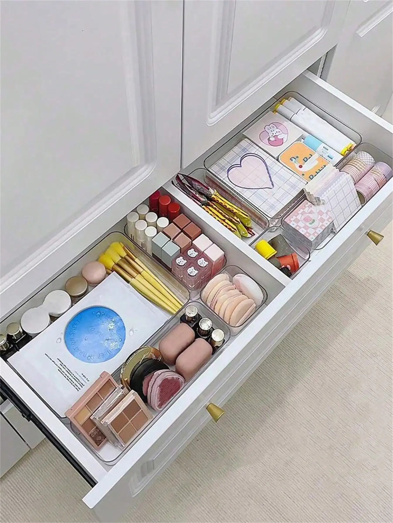 Transparent cosmetics storage box, plastic uncovered compartment box, free combination small jewelry box, skincare product