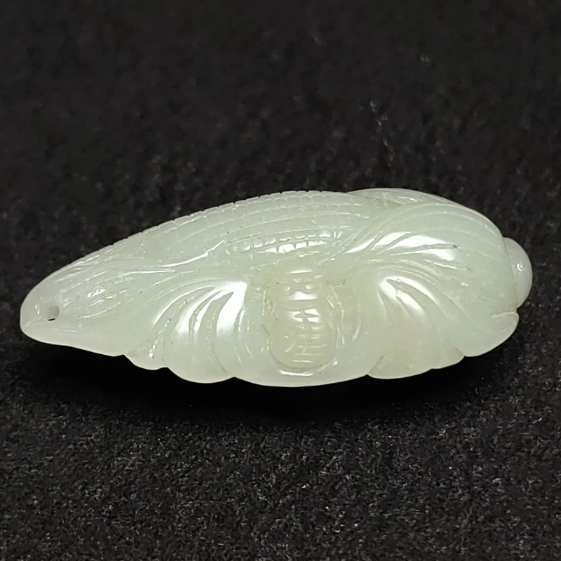 YIZHU CULTUER ART Size 5.3×2.3×1.3cm Chinese Hetian Jade carving Corn ear Bat Statue Pendant Old Collection