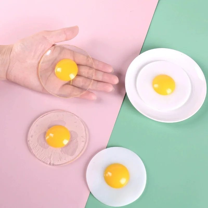 Simulación de huevos divertidos para apretar, huevos fritos suaves y realistas, modelo de huevo Artificial, accesorios de exhibición para restaurante, juguete de cocina para niños