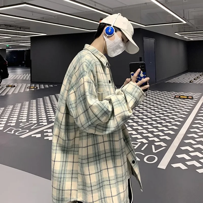 

Autumn Winter Large Size Men's Plaid irt 300 Pou Loose Long Sve Faion Outerwear Casual Classic Sle Button Detail