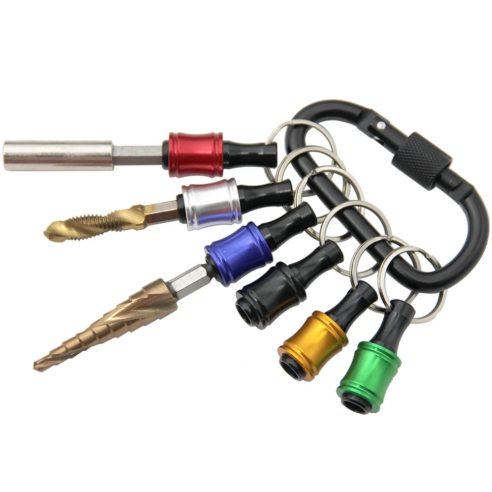 Zestaw narzędzi: szybkozłączka do kluczy, przedłużka z szybką wymianą, uchwyt sześciokątny 1/4 cala, końcówka wkrętaka, szybkozłączka, adapter.