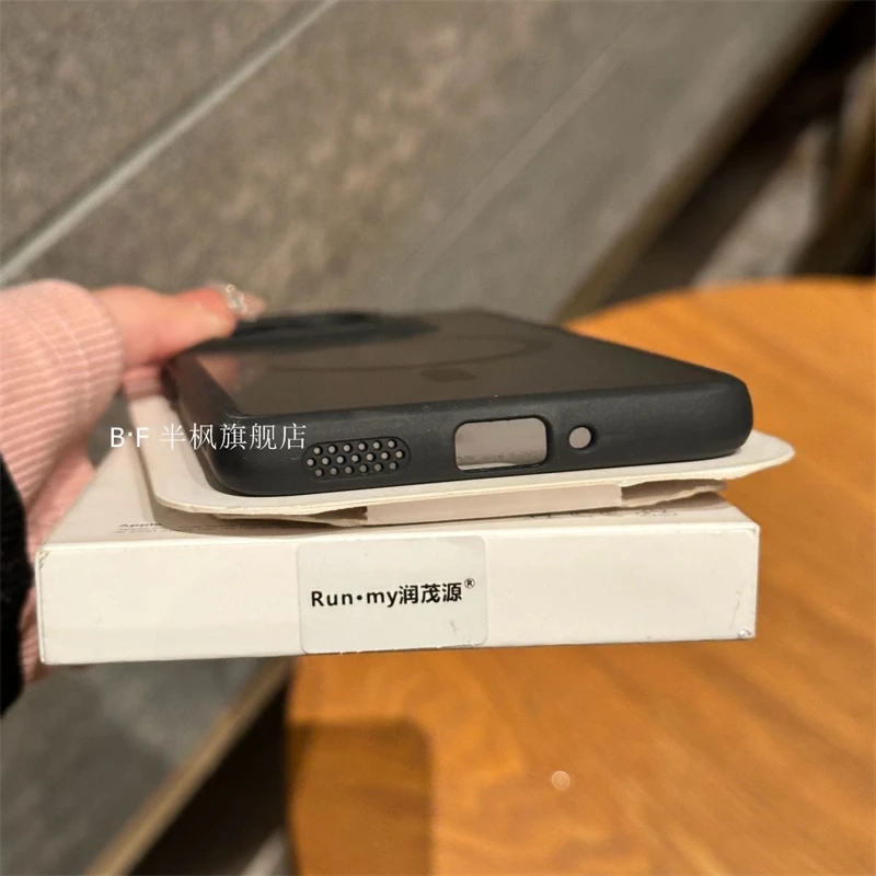 Etui do Motorola Signature Moto Edge 70 Pro Edge70 Ultra 5G Magnetyczne Kompatybilne z MagSafe Matowe Przezroczyste Akrylowe Twarde Etui Ochronne — zdjęcie produktu 6