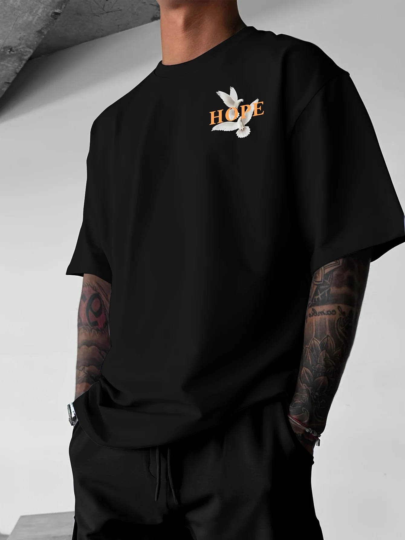 Peace dove print T-shirt, casual T-shirt with the slogan 