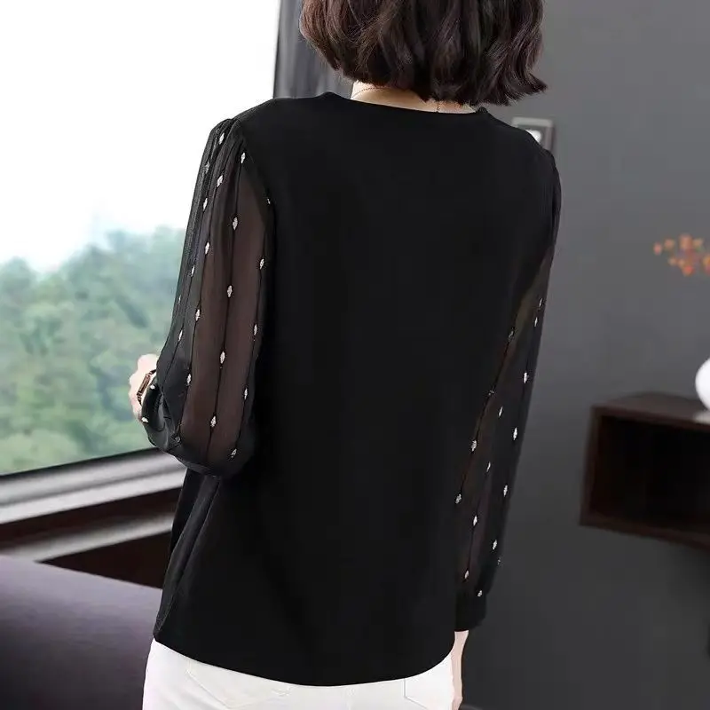 Casual Commuting Versatile Temperament Women\'s Top Summer New Splice Buttons V-neck Long Sleeved Hollowed Out Pullover Shirt