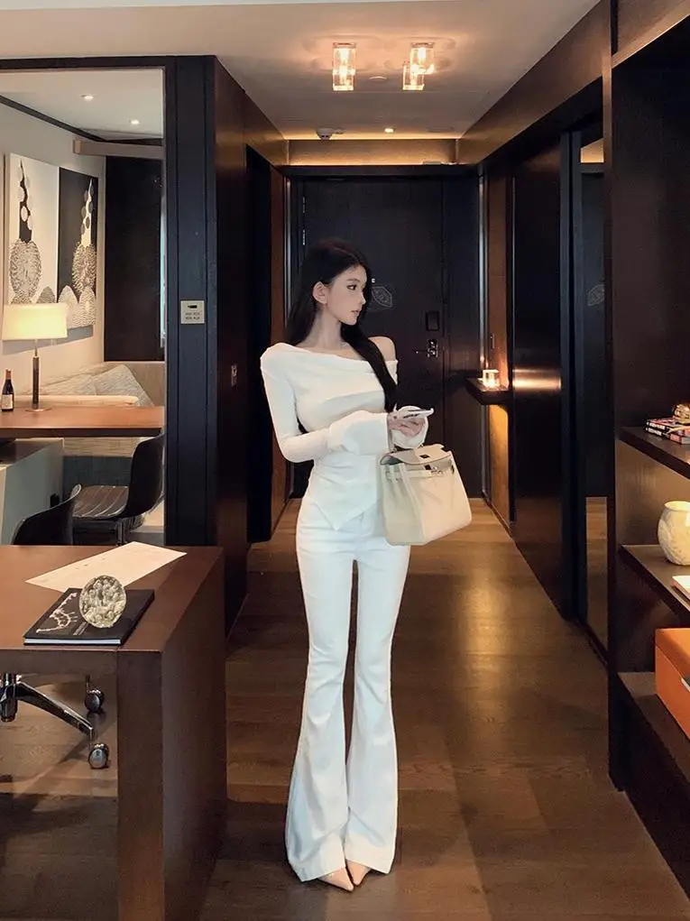 

High Waist Straight Leg White Denim Jeans Women's Elastic Slimming Long Pants Autumn Winter New Sle Cotton Stretch Denim