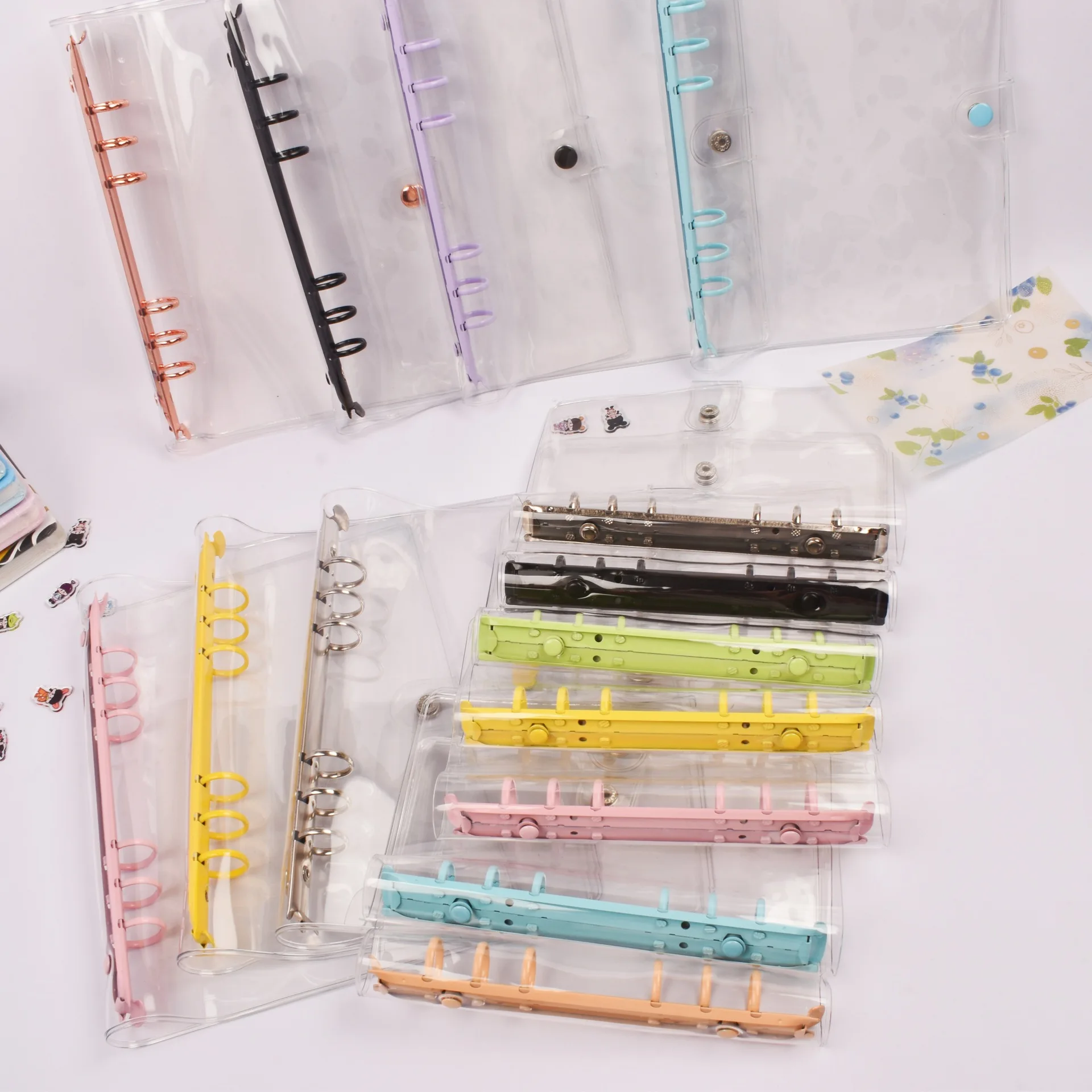 خفيفة الوزن بولي كلوريد الفينيل فضفاضة ورقة شل 6 ثقوب A6 شفافة فضفاضة ورقة قذيفة، مشبك اللون، غلاف ألبوم بسيط لون الحلوى