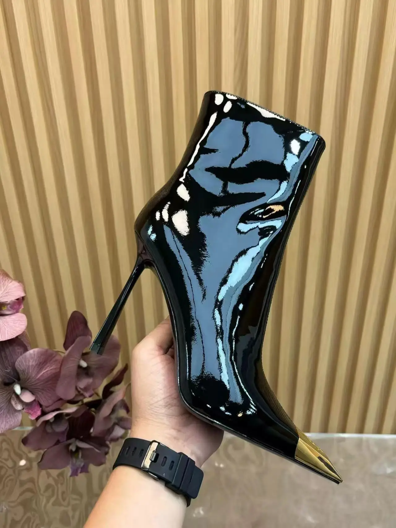 

Metal Iron Head High Heel Short Boots Women's Slim Boot Autumn Winter Painted Leather Fashion Boot Pointed Toe Thin Heel