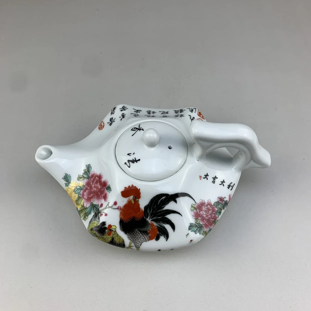 Republican period Factory goods porcelain Dajidali pastel rooster star anise teapot porcelain collection