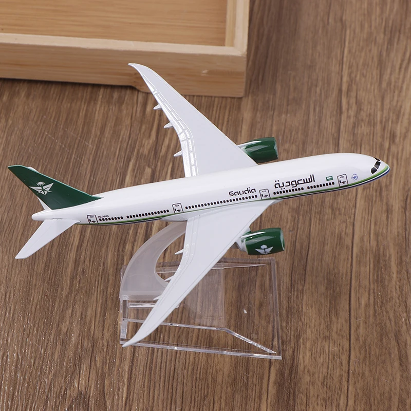 16cm Scale 1:400 Metal Aircraft Replica Saudi Airlines B787 Yellow-green Airplane Diecast Model Aviation Plane Collectible Toys