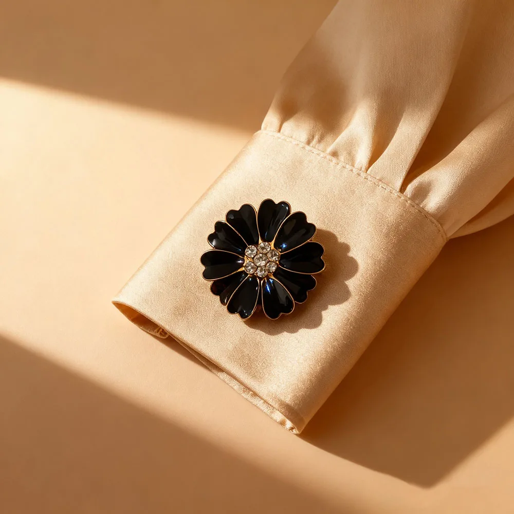 2 SZT. Modne metalowe guziki w kształcie kwiatów z kryształkami do dekoracji odzieży DIY, ozdobne guziki ze stopu do koszul i rękawów.