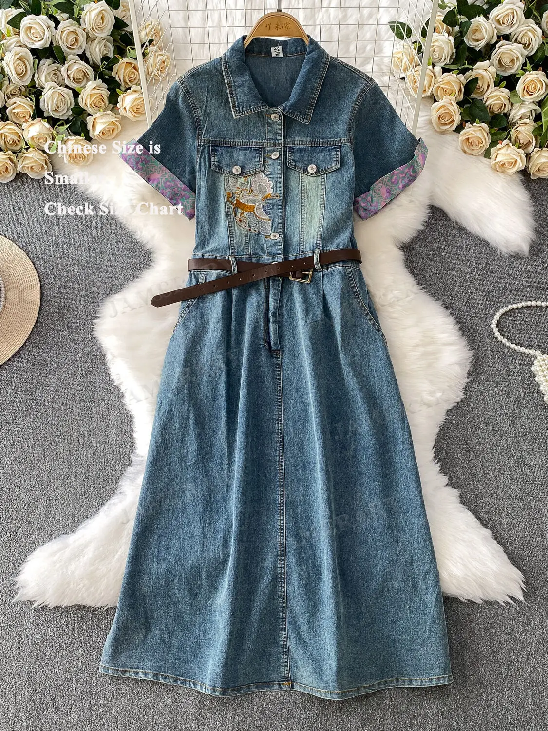 Abito in denim con risvolto ricamato per donna Abito estivo di media lunghezza stampato a maniche corte con bottoni in vita