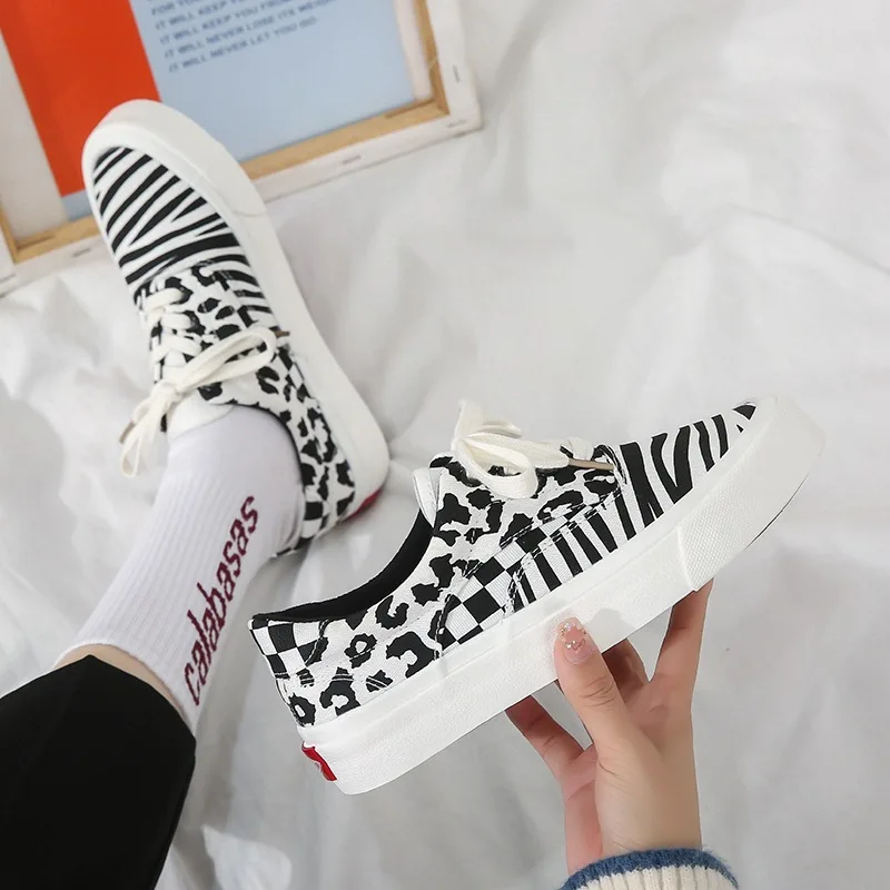 

New Fashion Sneakers Women Canvas Shoes Zebra Pattern Woman Shoes Low-cut Casual Loafers Ladies Shoes Student Sports Classic