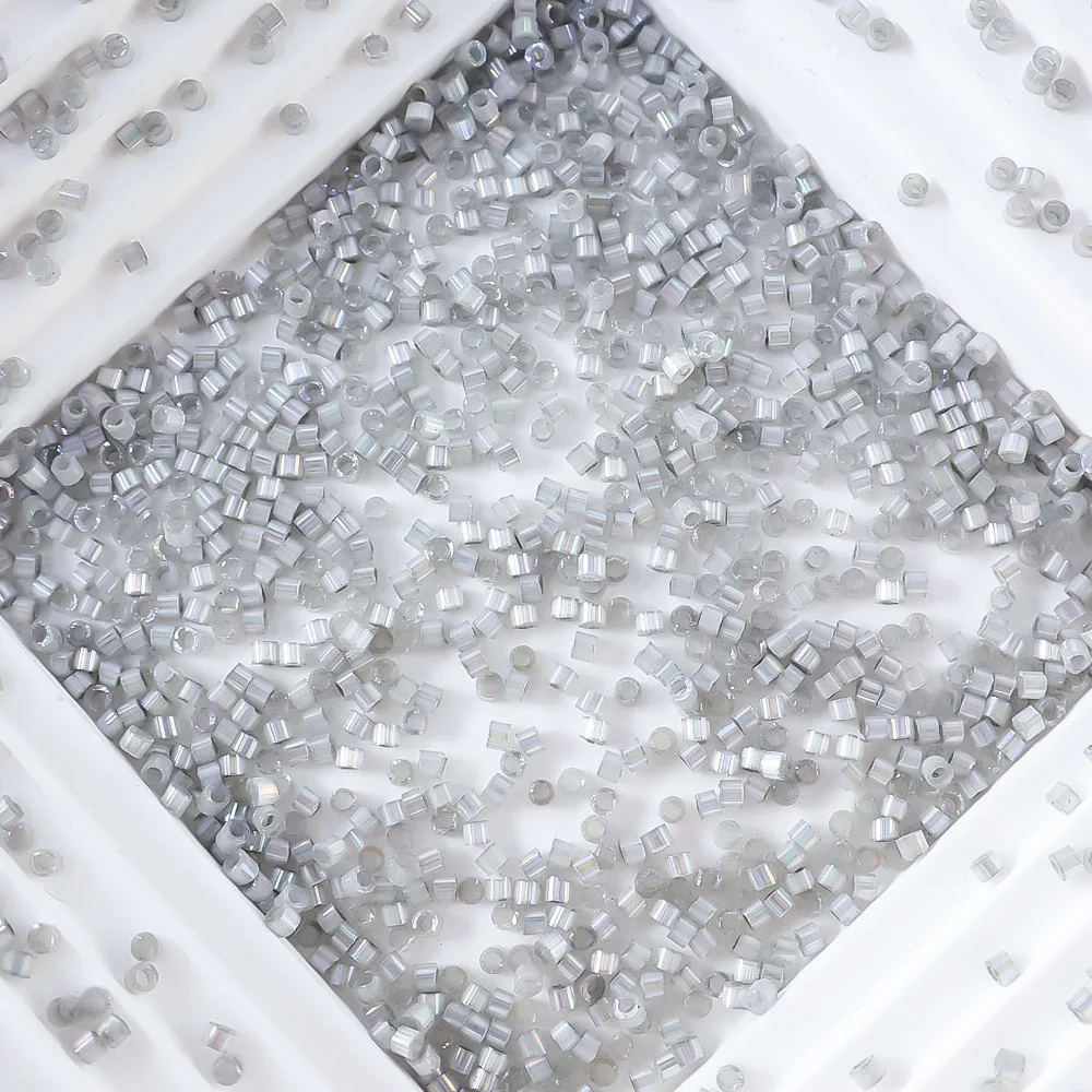 Aus Japan importierte Miyuki Delica Rocaillesperlen in verschiedenen Farben, zum Herstellen von Schmuck und anderen DIY-Bastelarbeiten. – Detail 12
