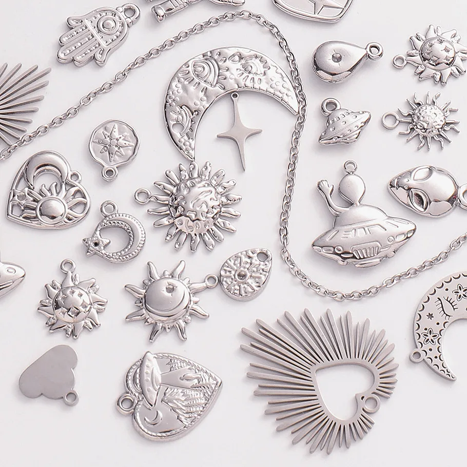 6pcs Fashion Pendant Alien Spaceship Moon Stainless Steel Charms For Jewelry Making Bag Kychain Charm DIY Necklace Earrings Bulk