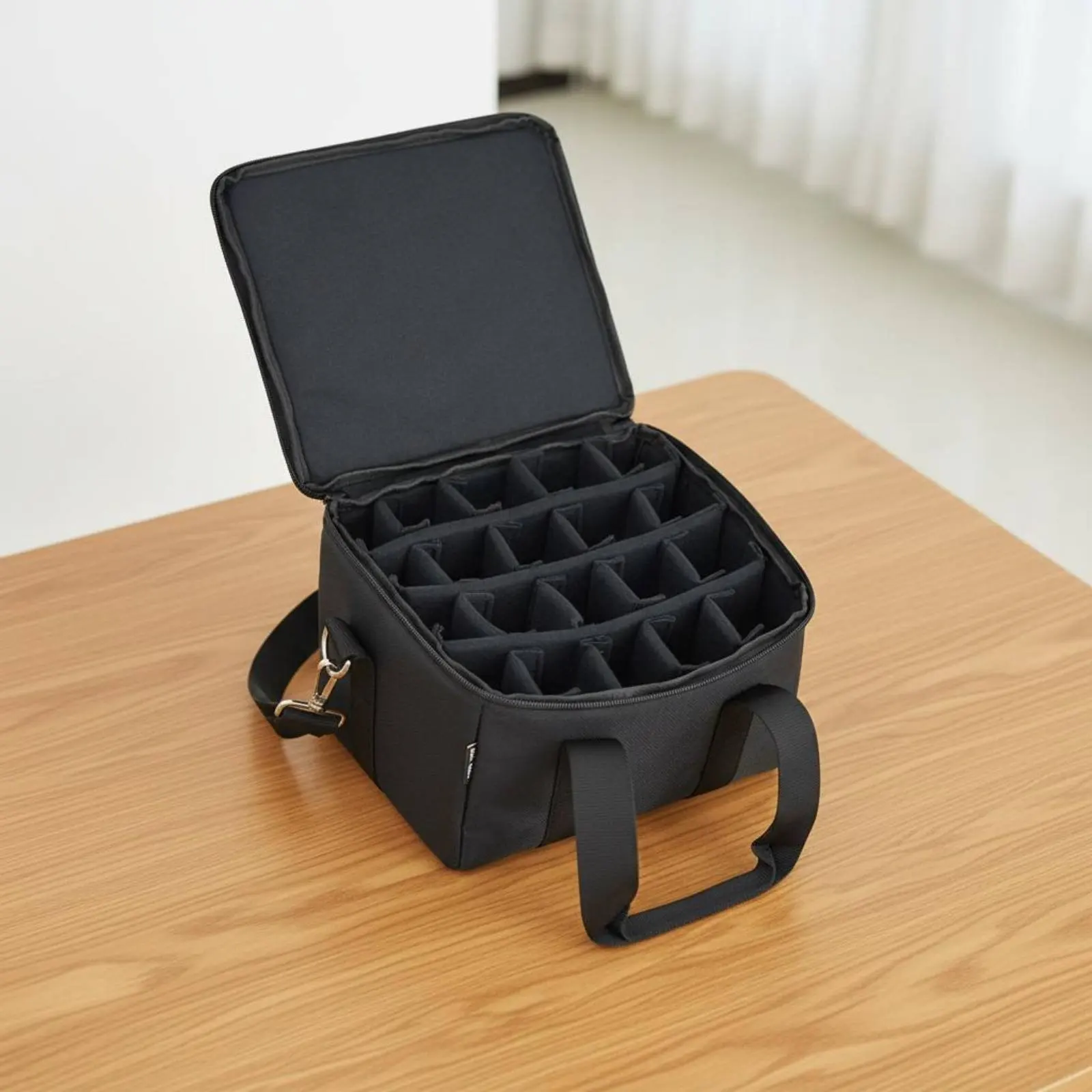 Essential Oil Storage Case Multi-Pocket Layout Massage Oil Bag Bottle Storage Case Padded Design Divided Carrying Bag Shockproof