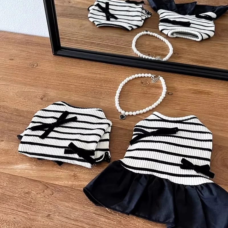 Robe d'été pour chien à rayures avec nœud et manches évasées_voghion.com