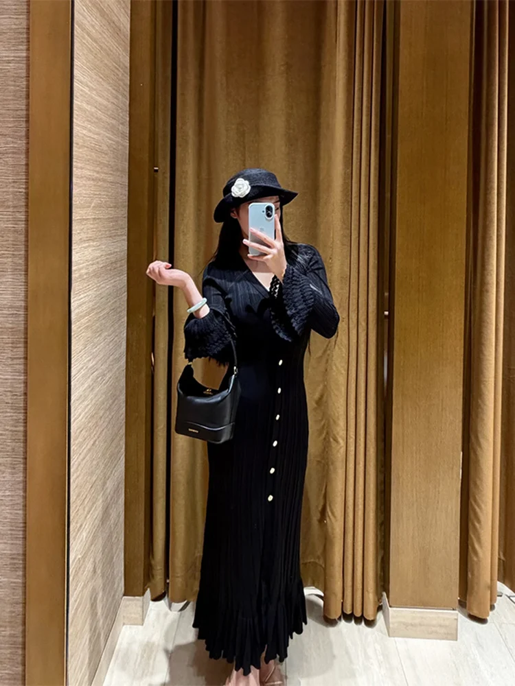 

Spring Summer 2026 Hepburn Style Long Knitted Slim Fit Dress with Bell Sleeves V Neck High Waist Glue Fiber Nylon 61% 39%