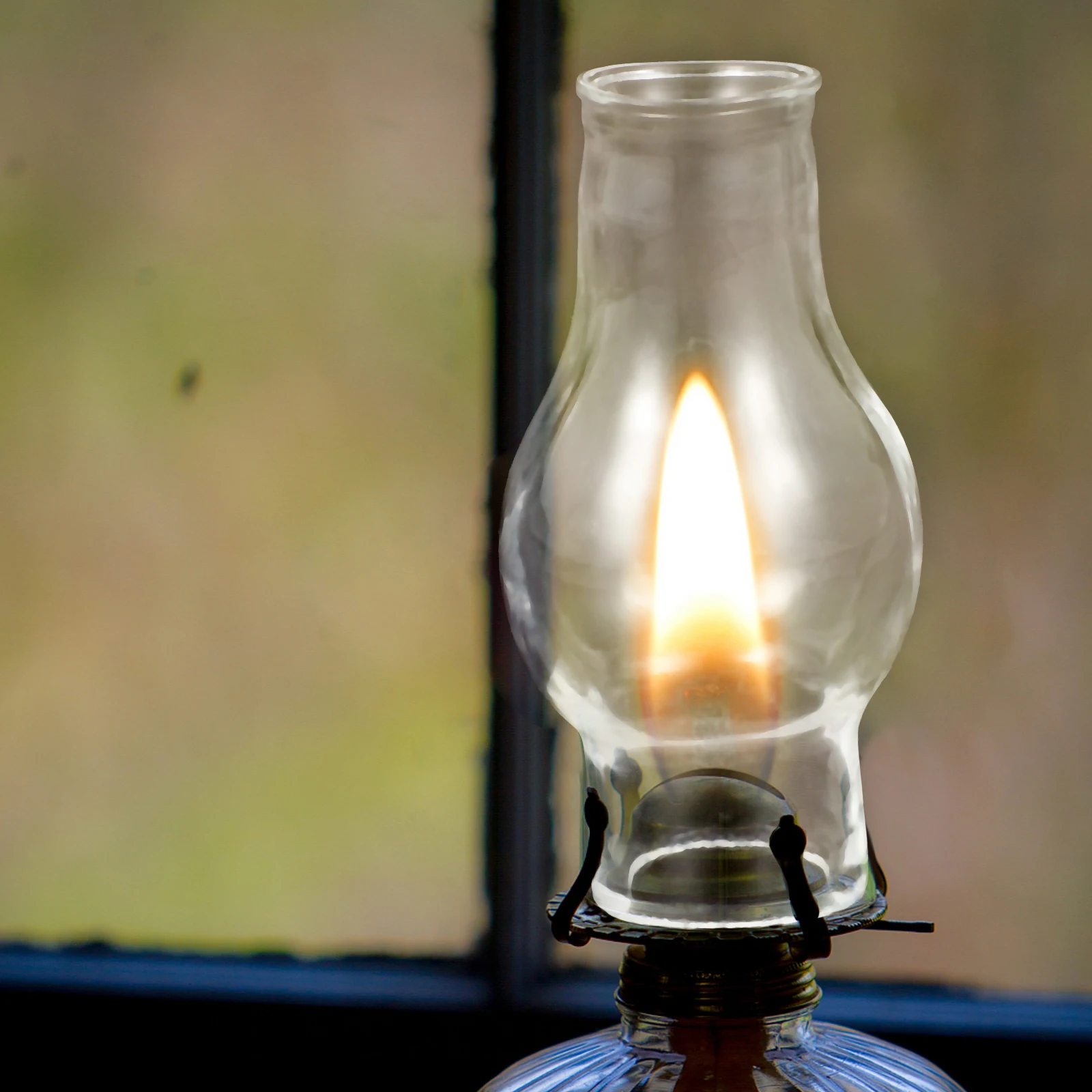 

2Pcs Lamp Glass Shade Replacement Clear Oil Lamp Chimney Vintage Style Sturdy Glass Material Home Decor Lighting Part