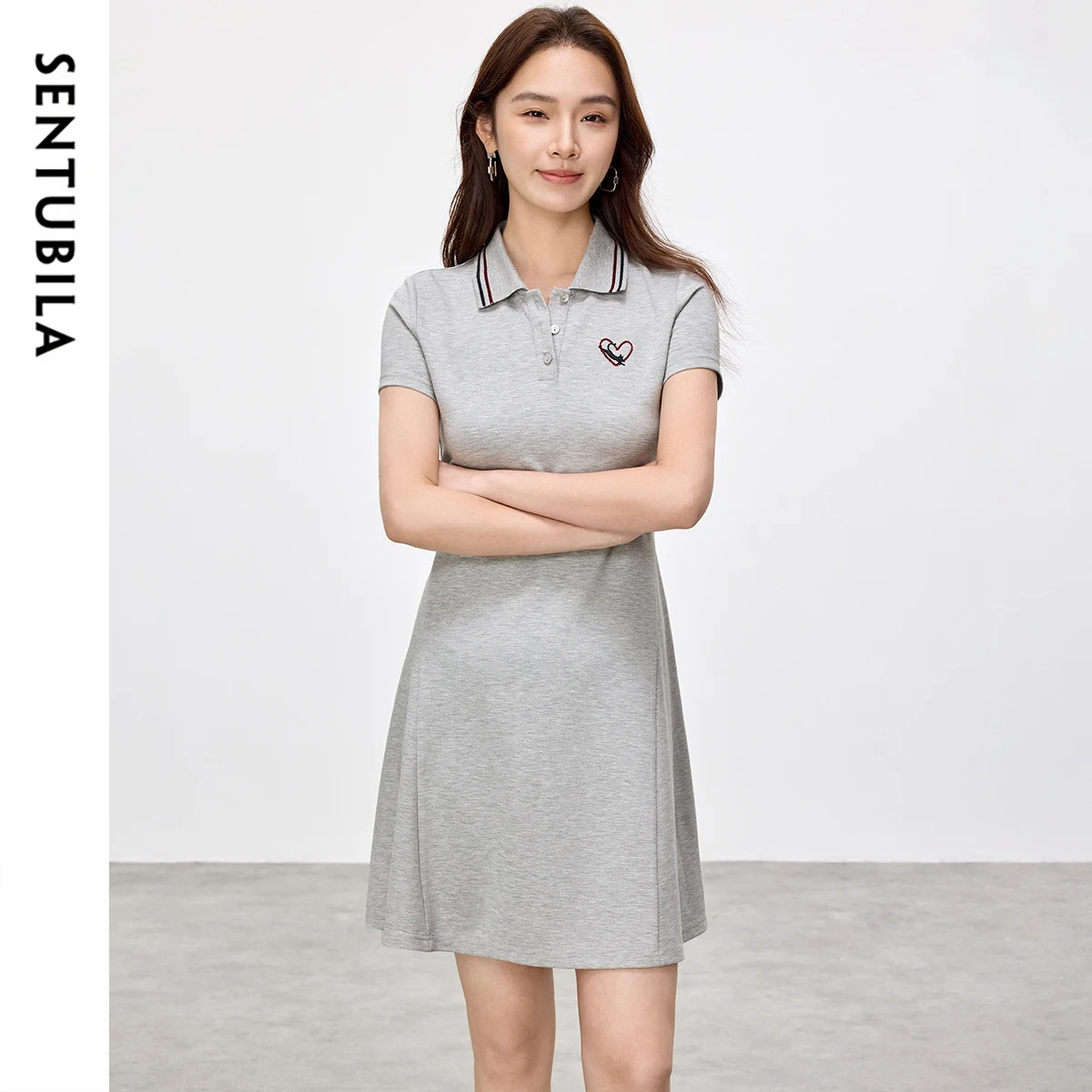 

SENTUBILA ﻿Cotton Comfort Polo Neck Grey Dresses 2025 Spliced Embroidery Short Sleeve Button Knit Birthday Dresses 152L59096
