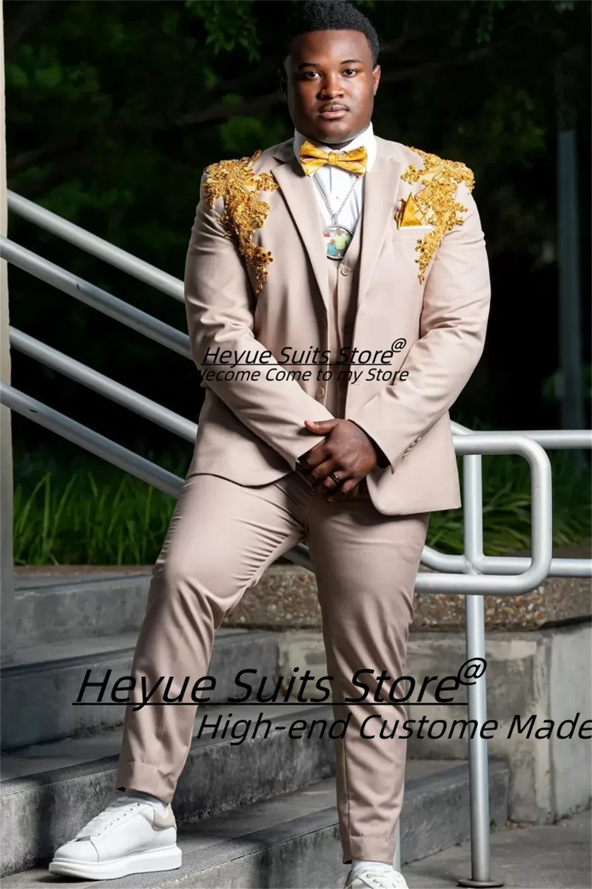 Luxurious Beading Groom Wedding Tuxedos Customized Khaki Notched Lapel Three Pieces Prom Men Suits 3 Pieces Sets Ropa Hombre
