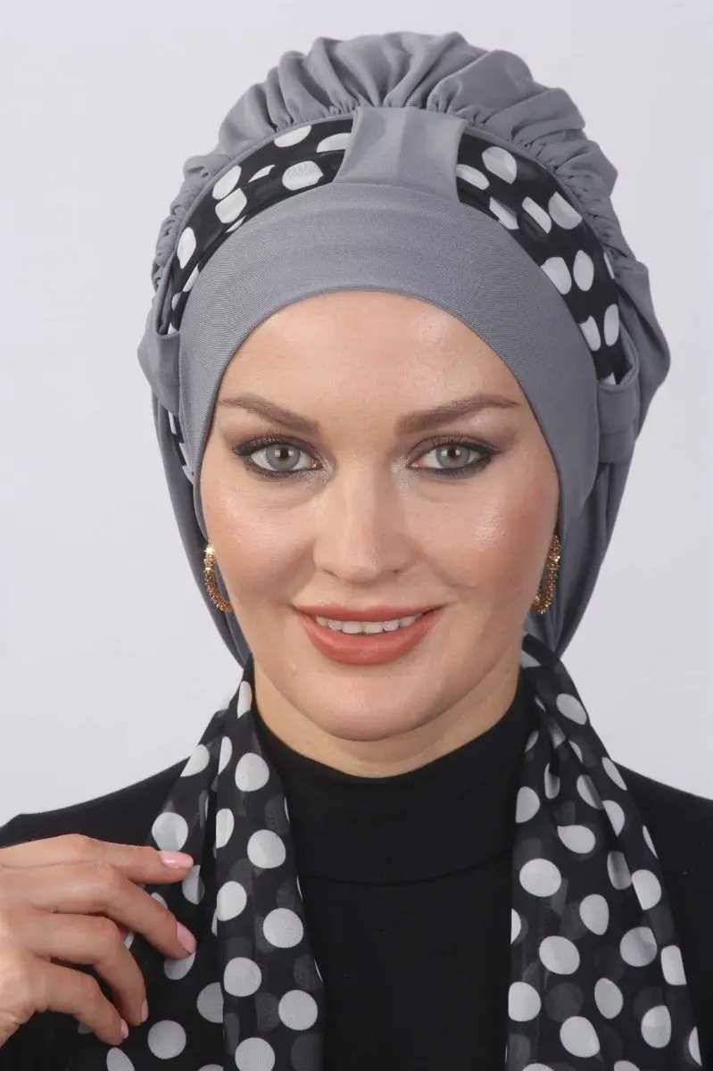 Bufanda drapeada de lunares, color gris