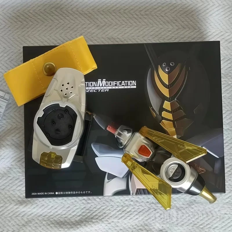 Kamen Rider Kabuto CSM The Bee Knight Brace Driver avec effets sonores de dialogue et de musique d'ambiance, bracelet de transformation Henshin, figurine d'action
