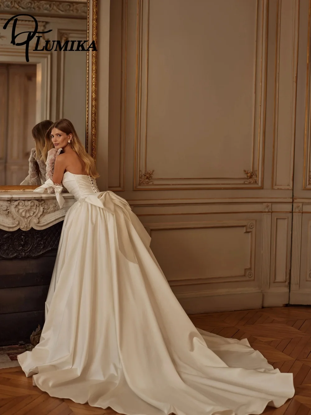 

Elegant Off-Shoulder Wedding Dress Classic Sleeveless Bridal Gown Sexy Lace Applique Floor-Length Customized