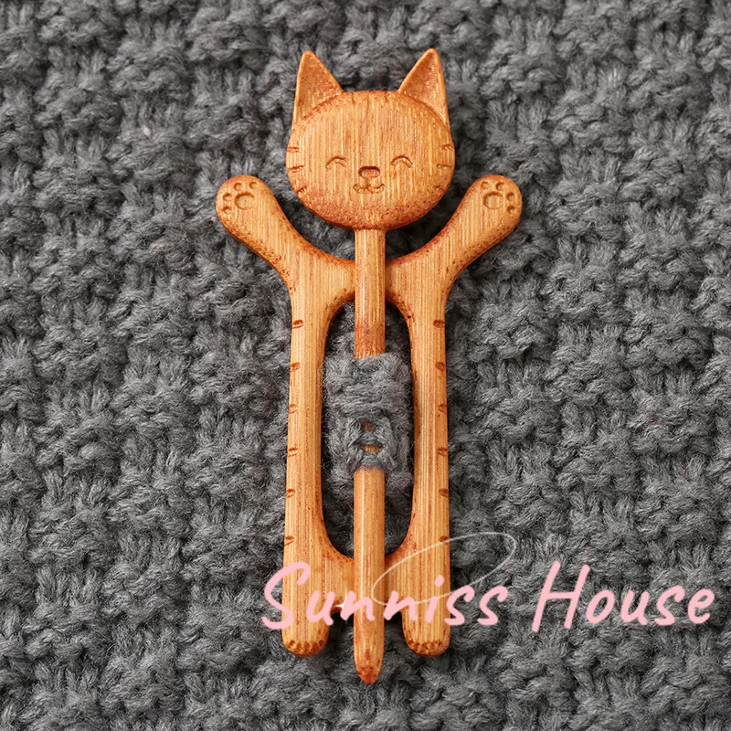 

Cartoon Wooden Brooches，Funny Animal Pattern DIY Craft Badge Scarf Buckle，for Sweater Shawl Clip Lapel Pins Costume Decortative