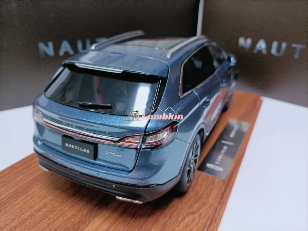 Model Decoration 1:18 For Original Lincoln Mariner Luxury SUV Crossover Car Model NAUTILUS