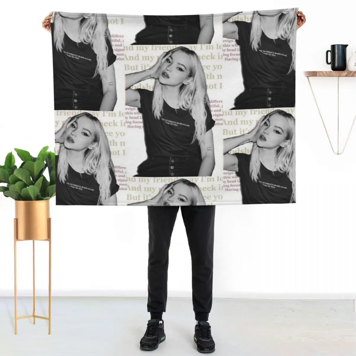 Dove Cameron - Bloodshot Throw Blanket Comforter Softest Luxury Brand Luxury Designer warm winter Polar Blankets