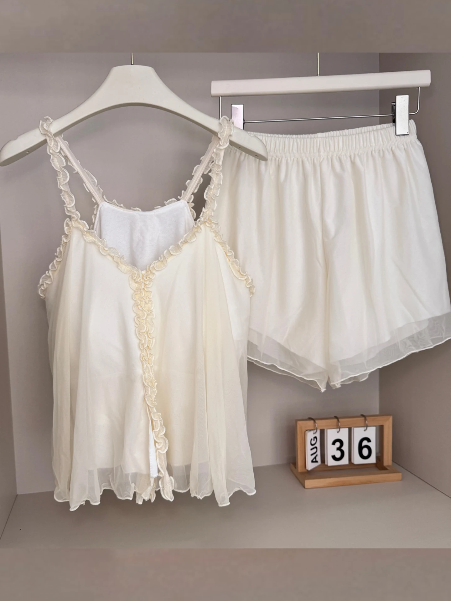 甘い綿のナイトガウン女性夏胸パッドストラップショーツ-2026-新しいネットホーム服セクシーな純粋な欲望ホームスーツ