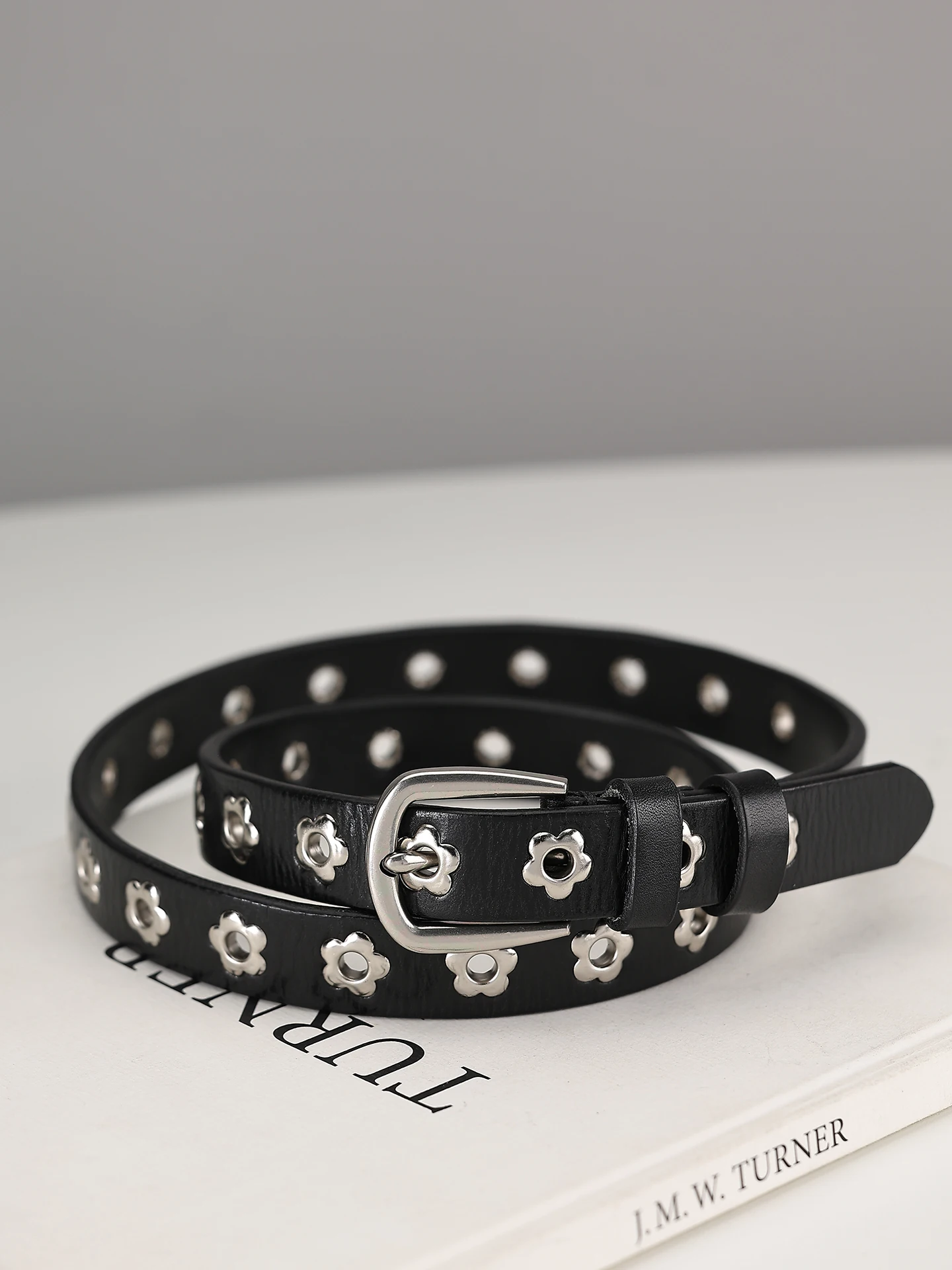 trendy-retro-plum-blossom-buckle-metal-belt-women's-top-layer-cowhide-hollow-out-waist-belt-geometric-patterned-smooth-surface