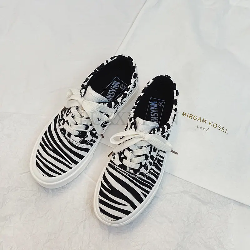 Classics Canvas Shoes Women Sneakers Fashion Zebra Pattern Mixed Casual Shoes Woman Low-cut Ladies Four Seasons Shoes