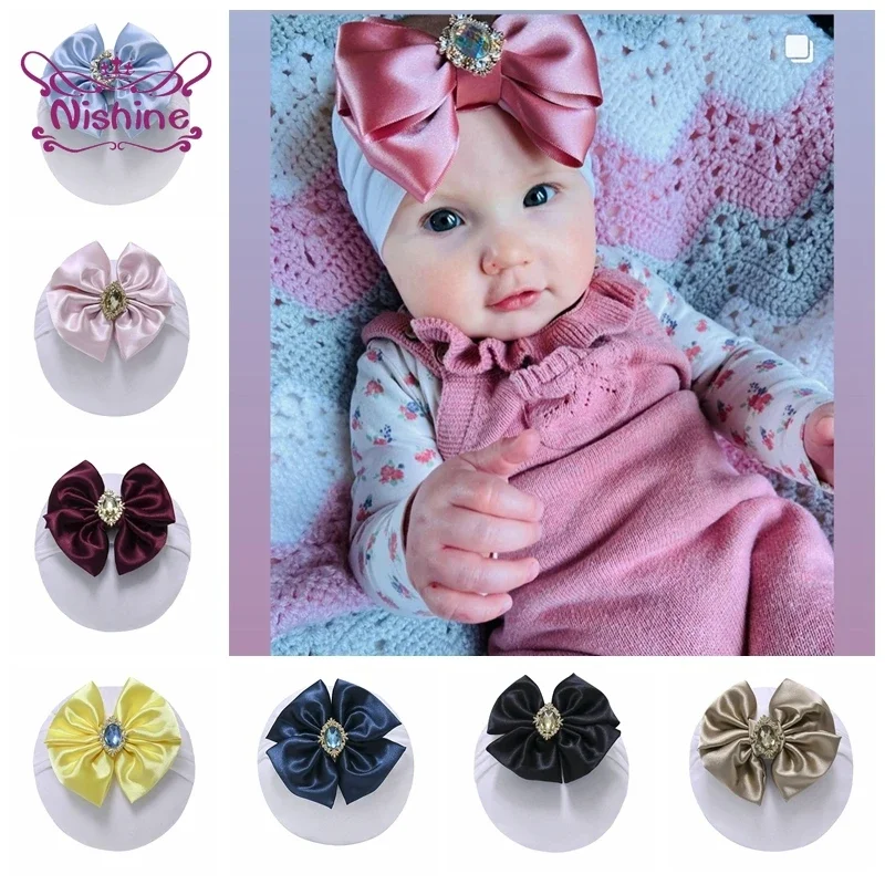 Nishine Effen Kleur Satijn Strik Baby Hoofdband Met Strass Baby Zachte Comfortabele Elastische Nylon Headwraps Kids Accessoires