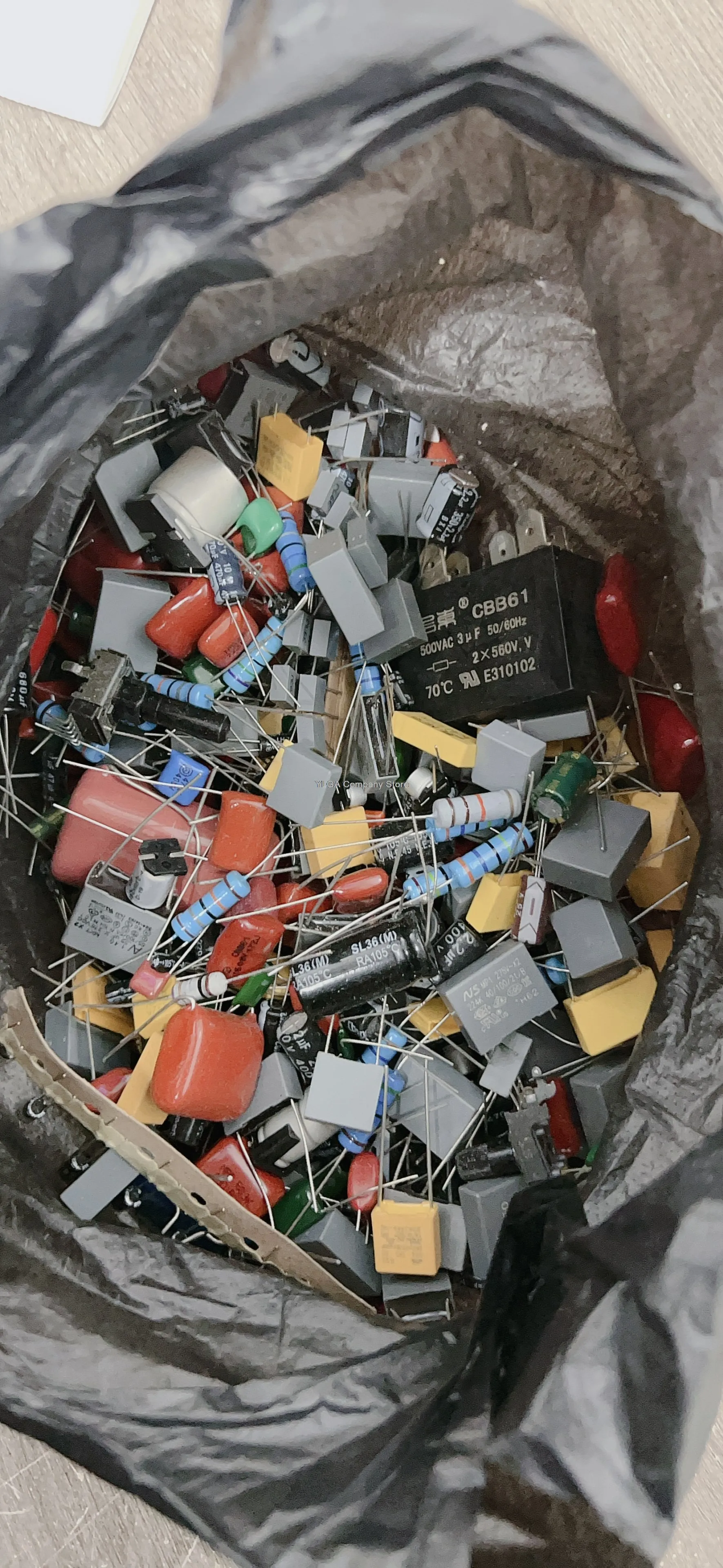 New Random Mix Of E…