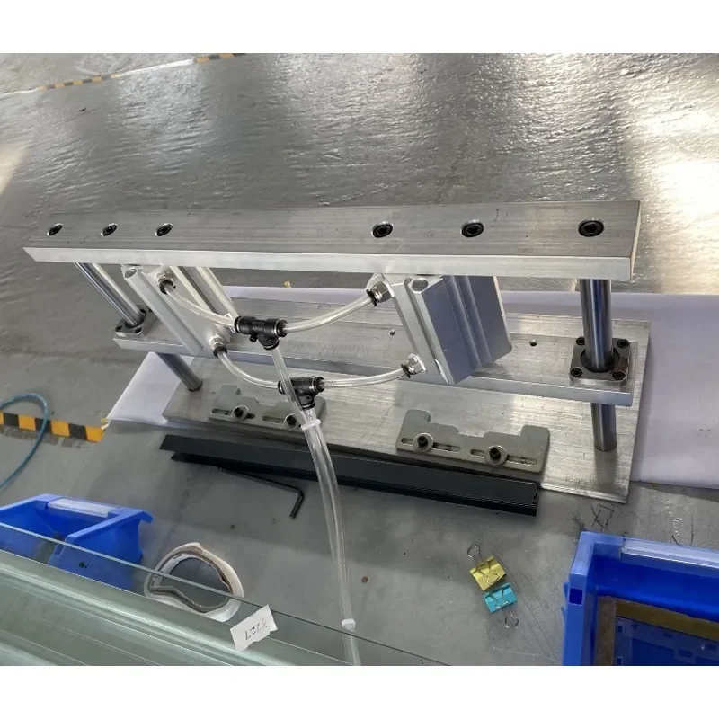Curtain Clamping Machine Simple Operation Horizontal Electric Design Durable Metal